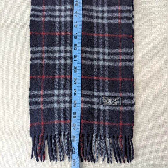 Pre-Owned Burberry 100%Lambswool Check Scarf Blue – Unisex – Luxury & Warmth. - Picture 6 of 7